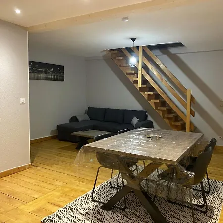Appartement équipé au centre de Bletterans Extérieur photo