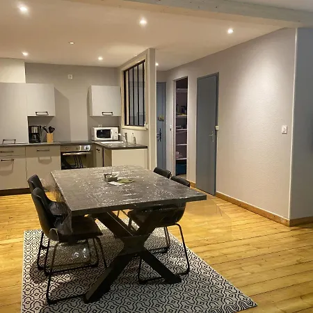 Appartement équipé au centre de Bletterans Extérieur photo